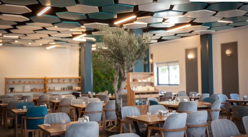 Escam Restaurant — photo 3