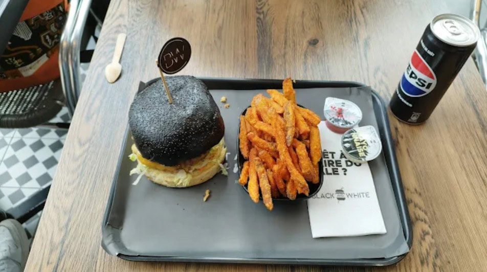 Black & White Burger — photo 2