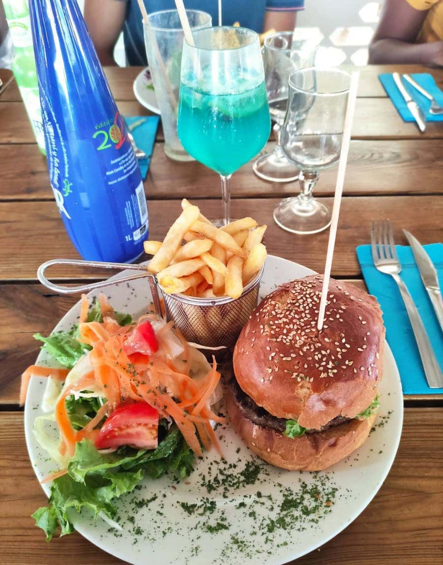 Photo de Batelière Beach Club
