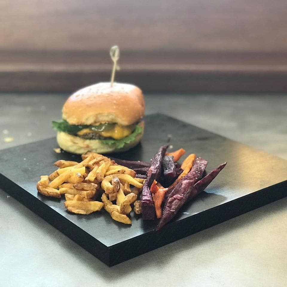 Bros' Burger — photo 2