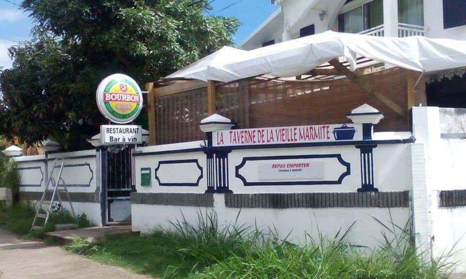 La Taverne de la vieille marmite — Cuisine Du Monde à Saint Gilles les Hauts — photo 2