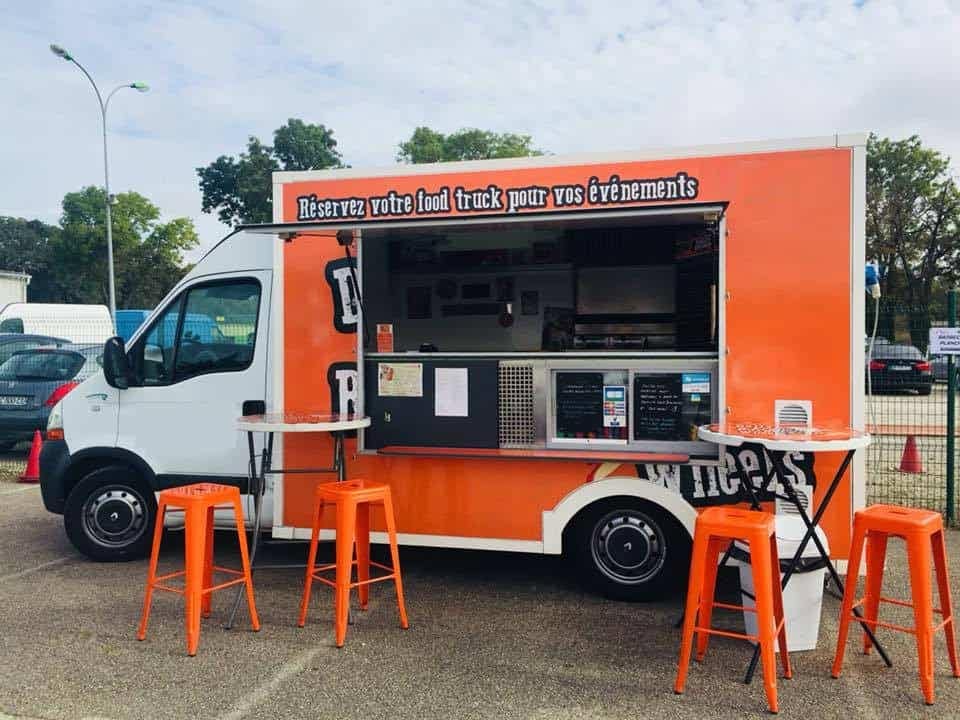 Daily French Burgers on Wheels — photo 3