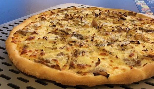 Street pizza — photo 2
