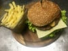 Cucina Della Mamma - Un burger avec frites