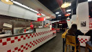 Five Guys - Le comptoir