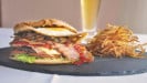 La tanière - Un burger, frites 