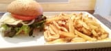 Café Lucien - Un burger et frites 
