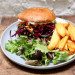Oyat - Burger avec des frites