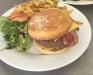 Le Wheeling Café - Une assiette burger 