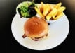 Le Séquoia - Un burger, frites, salade