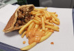 Royal Kebab - Un sandwich, frites