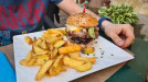 Le p'tit resto - Un burger