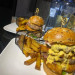Mac n cheez - Burger avec des frites