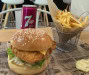 31 street food - Un burger avec frites