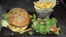 L'Authentik - Un burger, salade et frites