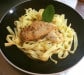 Le Carré de Service - Ballottine de poulet farci au pesto et parmesan ,tagliatelles et sa sauce pesto