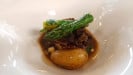 La Montagne - Un étuvée de morilles, pain perdu brioché de noisete, pommes de terre ratte et têtes d'asperge verte.