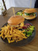 Orge Et Houblon - Burger avec des frites