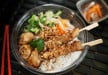 Lucky Panda - Bo bùn brochettes de poulet à la citronnelle