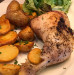 Au bureau - Cuisse de poulet à l’ail servi avec des pommes grenailles et salade