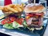 Le PasSage - Un burger, salade, frites