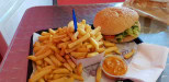 Pom Pom Frites - Un burger