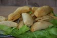 Roots Vegan Food - Empanadillas aux petits pois et à la tomate. 