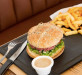 Léon de b - Burger avec des frites