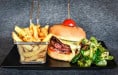 Le Pilatus - Un burger, salade, frites