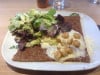 Le tanoué - Galette aux saint-jacques, sauce aux échalotes citronnée et salade