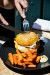 Les Fous de l'Ile - Burger avec des firtes