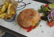 Le Vieux Cressely - Burger maxi accompagné de frites et de salade
