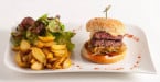 Le cygne - Un burger, frites, salades vertes