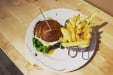 Brasserie du centre - Un burger, frites