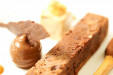 Le Pastel - Brownie cacahuète, crémeux chocolat, pâte de caramel d'arachide. Carte Printemps 2023
