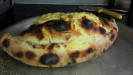 A Crocs Pizza - Un calzone