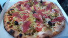 A Crocs Pizza - La pesto