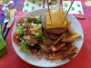 Auberge Du Lac - Un burger