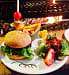 Le Grillon - Un burger, frites, salade