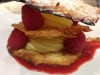 Le Millésime - Mille feuilles de tuiles, crème pâtissière allégée à la chantilly, coulis de fraises et framboises fraîches...