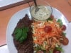 Le Samcielô - Steak de kangourou sauces aux poivres crudités