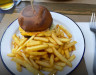 Ship and Castle - Un burger, frites