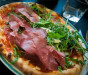 La Minitalie -  la bresaola et parmesan, pizza à base roquette
