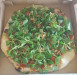Pizza Tradition - Pizza salade, base sauce tomate, lardon , tomate fraîche, olive , oignon fris, salade mâche , vinaigrette