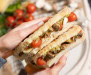 Jour - Un sandwich tomate mozza