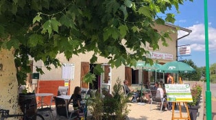 Restaurant Saint-Hubert - la terrasse