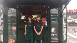 Le Kiosque à Pizzas - La façade du restaurant