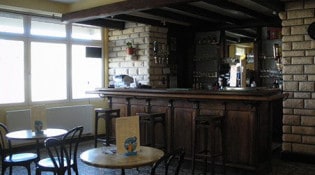 L'auberge du lac - La salle de restauration 