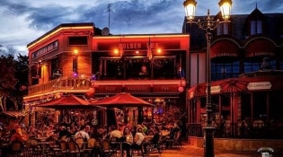 Le Golden Pub - Le restaurant