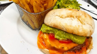 Au soleil - Un burger, frites